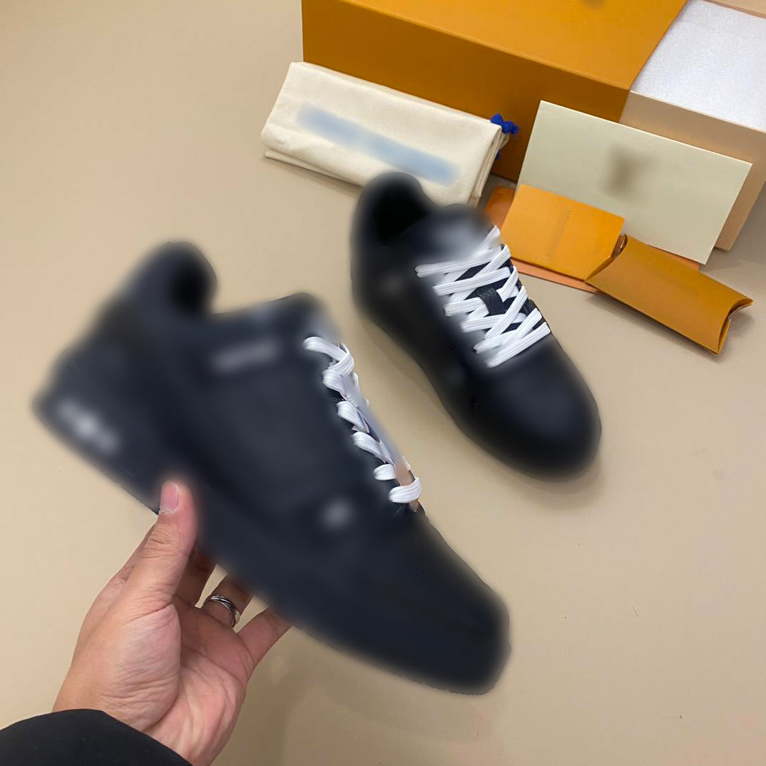 Black Trainer